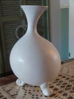 Design vaas wit, Wit, Aardewerk of Porselein, Ophalen of Verzenden, Zo goed als nieuw