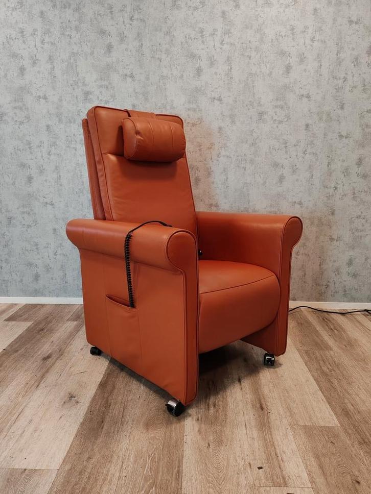 Luxe Wellfair leren elektrische relax fauteuil zgan, Huis en Inrichting, Fauteuils, Zo goed als nieuw, Leer, 50 tot 75 cm, 75 tot 100 cm