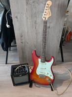 Squier Stratocaster Standard + Fender Mustang Mini verste, Muziek en Instrumenten, Met versterker, Zo goed als nieuw, Solid body