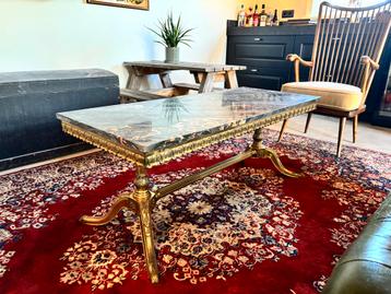 Vintage Gouden Salontafel met Marmeren Blad beschikbaar voor biedingen