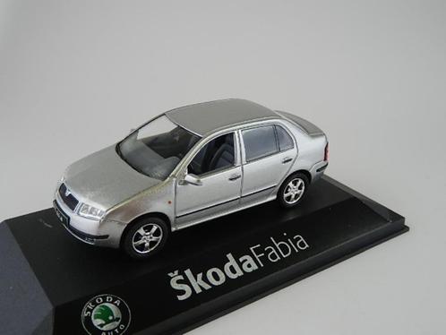 Skoda Fabia sedan, Hobby en Vrije tijd, Modelauto's | 1:43, Nieuw, Auto, Overige merken, Ophalen of Verzenden