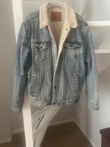 Levi’sw sherpa spijkerjas trucker maat L Z.g.a.n. beschikbaar voor biedingen