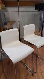2 witte barstoelen, Huis en Inrichting, Barkrukken, 2 krukken, Ophalen, Zo goed als nieuw, 60 tot 90 cm