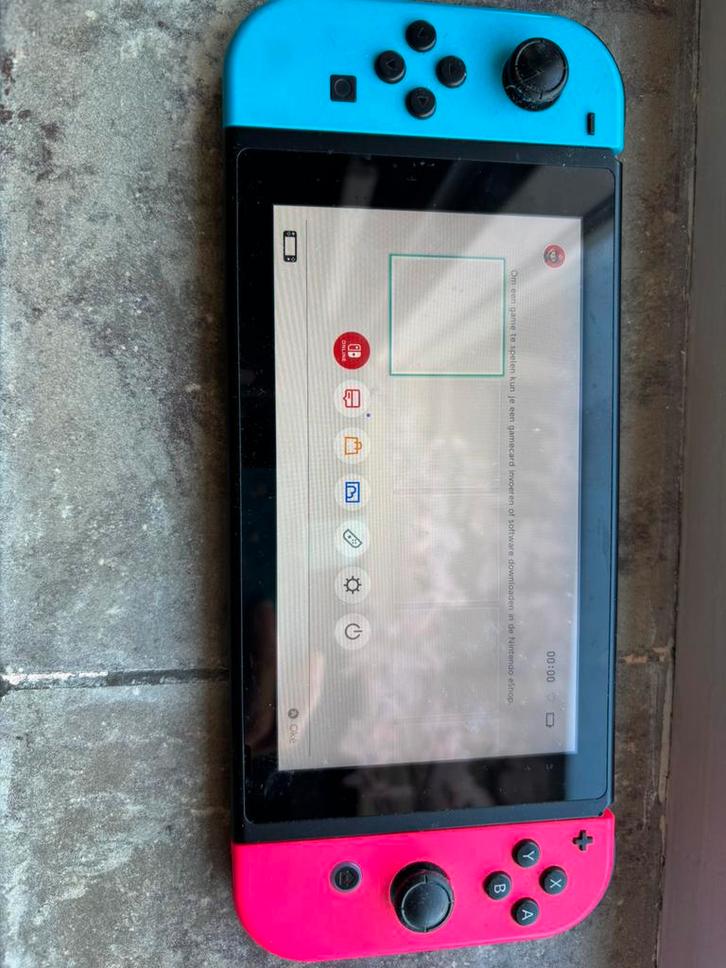 Nintendo switch met spellen en extra s, Spelcomputers en Games, Spelcomputers | Nintendo Switch, Gebruikt, Switch Original, Met 2 controllers