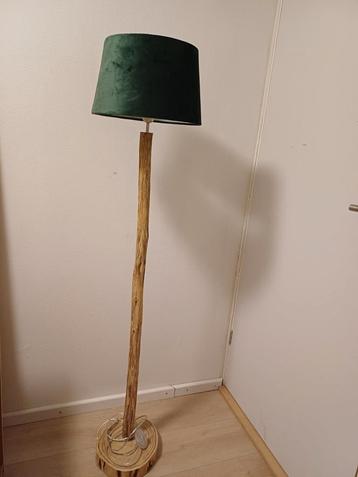Vloerlamp met kap beschikbaar voor biedingen
