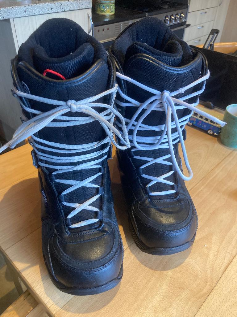 Snowboardschoenen NITRO, Sport en Fitness, Snowboarden, Ophalen of Verzenden, Gebruikt, Schoenen