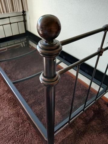 Metalen 1pers. bed met spiraalbodem  beschikbaar voor biedingen