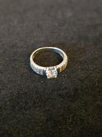 Prachtige ring, zilver, steentjes transparant, gemerkt 925, Gebruikt, Ophalen of Verzenden, Kleiner dan 17, Dame