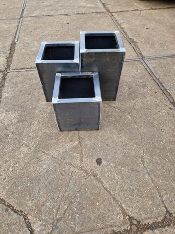 cortenstalen bloembakken 400x400x400 500 600 hoog. beschikbaar voor biedingen