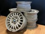 Originele BMW Kroonkurk 1180069 6-Stuks 15inch, Auto-onderdelen, Ophalen, Gebruikt, Personenwagen, Velg(en)