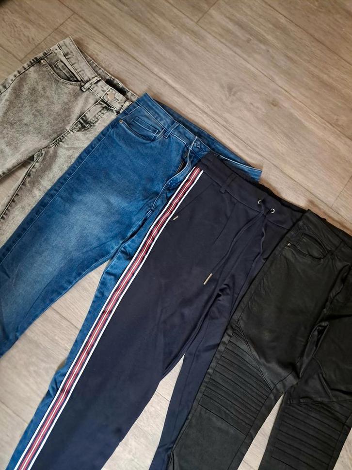 4 broeken maat S/32 van Only - nieuwstaat, Kleding | Dames, Spijkerbroeken en Jeans, Zo goed als nieuw, W30 - W32 (confectie 38/40)