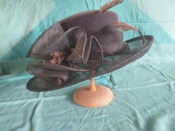 Dameshoed beschikbaar voor biedingen