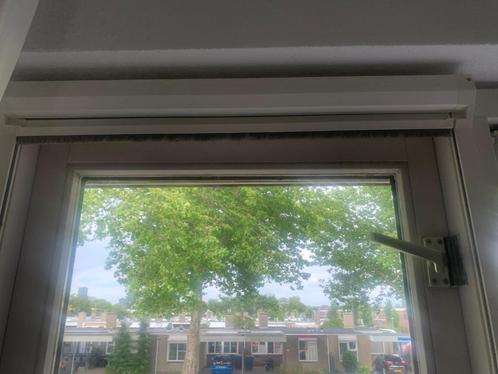Raamrolhor Bruynzeel 67 cm x 127 cm, Huis en Inrichting, Overige Huis en Inrichting, Zo goed als nieuw, Ophalen