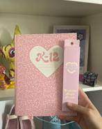 Melanie Martinez k-12 notebook and magic pencils, Verzamelen, Muziek, Artiesten en Beroemdheden, Ophalen of Verzenden, Nieuw, Boek, Tijdschrift of Artikel