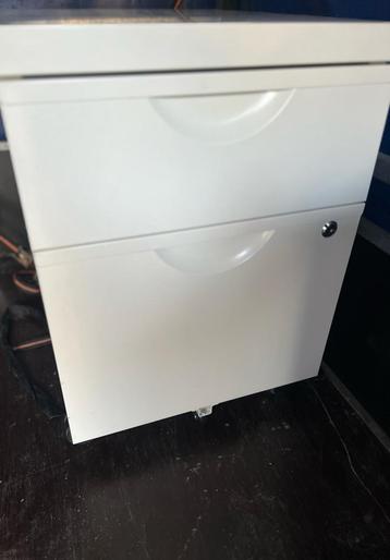 Witte ladekast met 2 laden