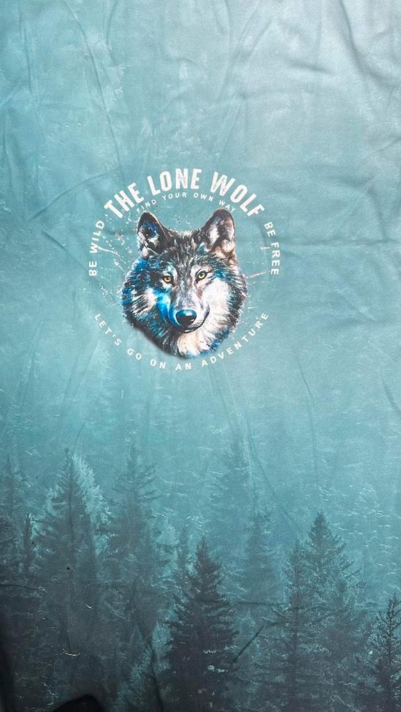 The lone wolf sweat paneel voor en achterkant, Hobby en Vrije tijd, Stoffen en Lappen, Zo goed als nieuw, Katoen, 120 cm of meer
