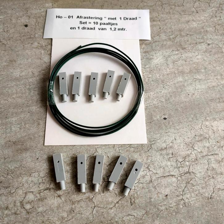 modeltrein Ho - 01 Afrastering / Vangrail 1 Draad, Hobby en Vrije tijd, Modeltreinen | H0, Nieuw, Natuur, Gelijkstroom, Märklin
