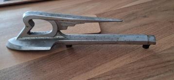 Hood Ornament, motorkapmascotte Daimler Limousine of sedan. beschikbaar voor biedingen
