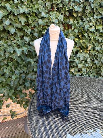 De Bijenkorf sjaal | blauw zwart print | 180x62 cm beschikbaar voor biedingen