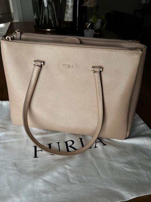 Furla Beige Leren Handtas - Zo Goed Als Nieuw, Sieraden, Tassen en Uiterlijk, Tassen | Damestassen, Zo goed als nieuw, Handtas