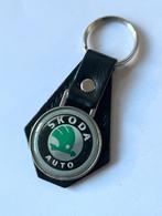 SKODA   sleutelhanger leder vintage oldtimer, Verzamelen, Sleutelhangers, Ophalen of Verzenden, Merk