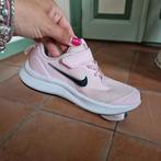 Nike gymschoenen roze maat 30, Ophalen of Verzenden, Zo goed als nieuw, Overige typen, Nike
