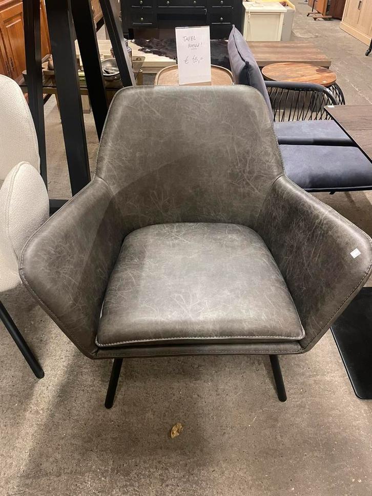 Nieuw! Grijs leren fauteuil, Huis en Inrichting, Stoelen, Zo goed als nieuw, Eén, Grijs, Ophalen