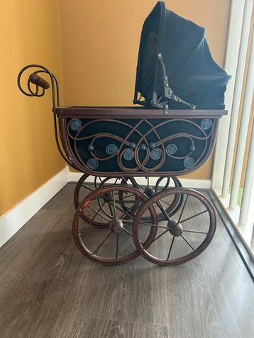 Decoratie kinderwagentje beschikbaar voor biedingen