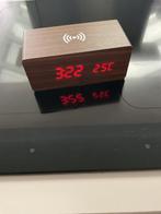 Digitale klok met telefoon oplader en temperament en datum, Huis en Inrichting, Ophalen, Zo goed als nieuw, Digitaal, Wekker of Tafelklok