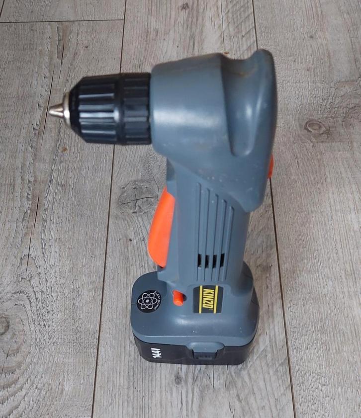 Haakse boormachine. Accu's zijn slecht., Doe-het-zelf en Verbouw, Gereedschap | Boormachines, Gebruikt, Boormachine, Ophalen of Verzenden