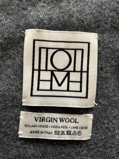 Toteme wollen monogram sjaal grijs 2-zijdig draagbaar.Zgan., Kleding | Dames, Mutsen, Sjaals en Handschoenen, Zo goed als nieuw