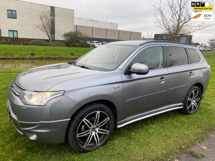 Mitsubishi Outlander 2013 * 2.0 PHEV Intense + * AUTOMAAT *, Auto's, Mitsubishi, Bedrijf, Te koop, Outlander, 4x4, ABS, Achteruitrijcamera
