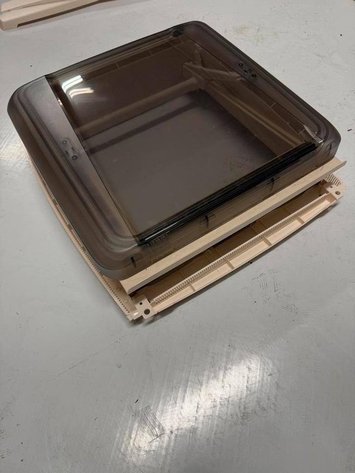 Camper/Caravan dakluik 40 x 40 MPK incl. hor/plissé ZGAN, Caravans en Kamperen, Camper-accessoires, Zo goed als nieuw, Ophalen of Verzenden