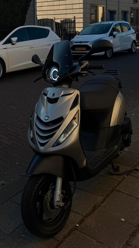Piaggio Zip 50cc – 2021 – Zeer nette staat – 10.860 km, Fietsen en Brommers, Scooters | Piaggio, Gebruikt, Zip, Maximaal 45 km/u