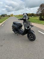 Vespa sprint 80 cc, Fietsen en Brommers, Ophalen, Maximaal 45 km/u, Vespa S, Zo goed als nieuw