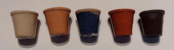 geglazuurde bloempot hoogte 2,5 cm / Fennicole, Verzamelen, Poppenhuizen en Toebehoren, Nieuw, Gebruiksvoorwerp, Ophalen