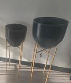 Bloempotten met rek, Gebruikt, Rond, Binnen, Aardewerk