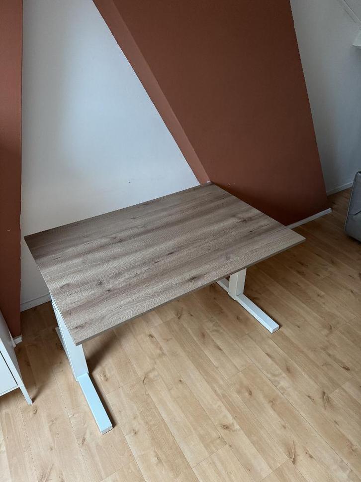 Ergonomosch Gispen bureau (zit en sta hoogte verstelbaar), Huis en Inrichting, Bureaus, Zo goed als nieuw, Bureau, In hoogte verstelbaar