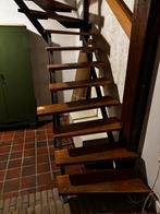 Hardhouten trap met kwart draai, Ophalen, Zo goed als nieuw, 2 tot 4 meter