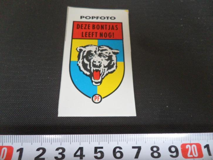 sticker popfoto strip beer DEZE BONTJAS LEEFT NOG, Verzamelen, Stickers, Zo goed als nieuw, Bedrijf of Vereniging, Ophalen