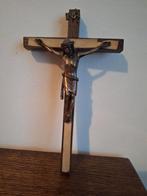 Antiek kruisbeeld met Jezusfiguur, Ophalen of Verzenden