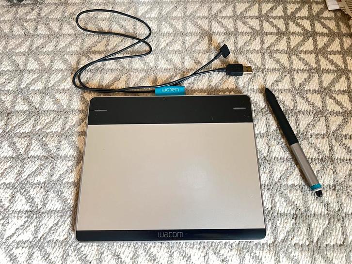 Wacom Intuos Pen Tablet, Computers en Software, Tekentablets, Gebruikt, Multi-touch, Ophalen of Verzenden