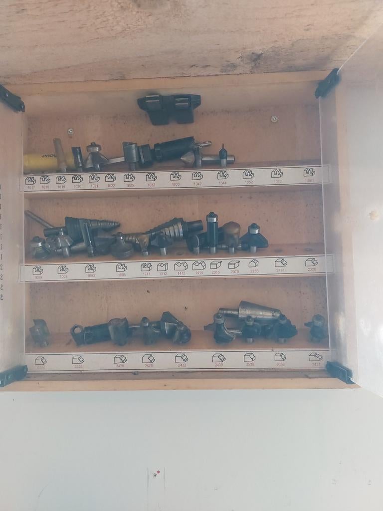 Houtfrezen ,bovenfrees, Ophalen, Zo goed als nieuw, 600 tot 1200 watt, Bandschuurmachine