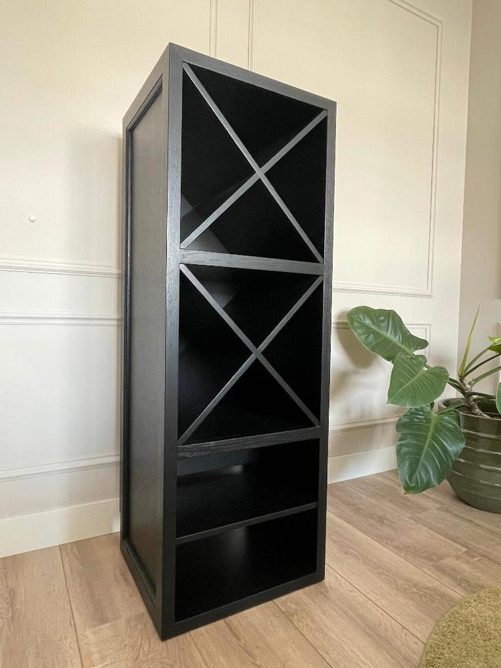 Zwarte kast massief eikenhout -- wijnkast / tv-meubel, Huis en Inrichting, Kasten | Televisiemeubels, Zo goed als nieuw, 100 tot 150 cm