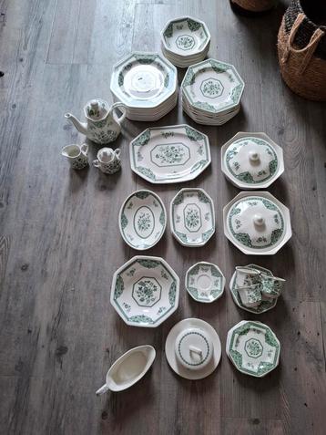 Groen servies van J&G Meakin.
 beschikbaar voor biedingen