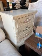 Nachtkastjes te koop vintage model met beschikdering, Huis en Inrichting, Kasten | Ladekasten, Gebruikt, Barok, 100 tot 150 cm