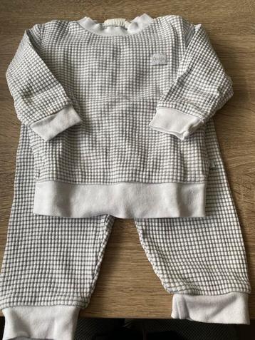 Feetje pyjama grijs beschikbaar voor biedingen