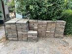 Gratis af te halen +/- 25m2 bestrating, Tuin en Terras, Tegels en Klinkers, Ophalen, Klinkers, Zo goed als nieuw, 10 m² of meer