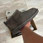 UGG schoenen, Kleding | Dames, Schoenen, UGG, Beige, Nieuw, Ophalen of Verzenden