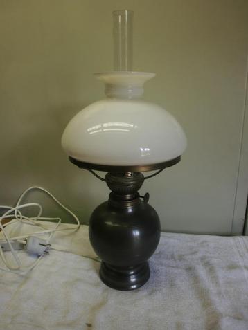 Tinnen schemerlamp beschikbaar voor biedingen